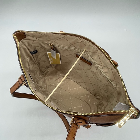 Michael Kors Large Charlotte Tote Bag & Trifold Wallet - Picture 10 of 13